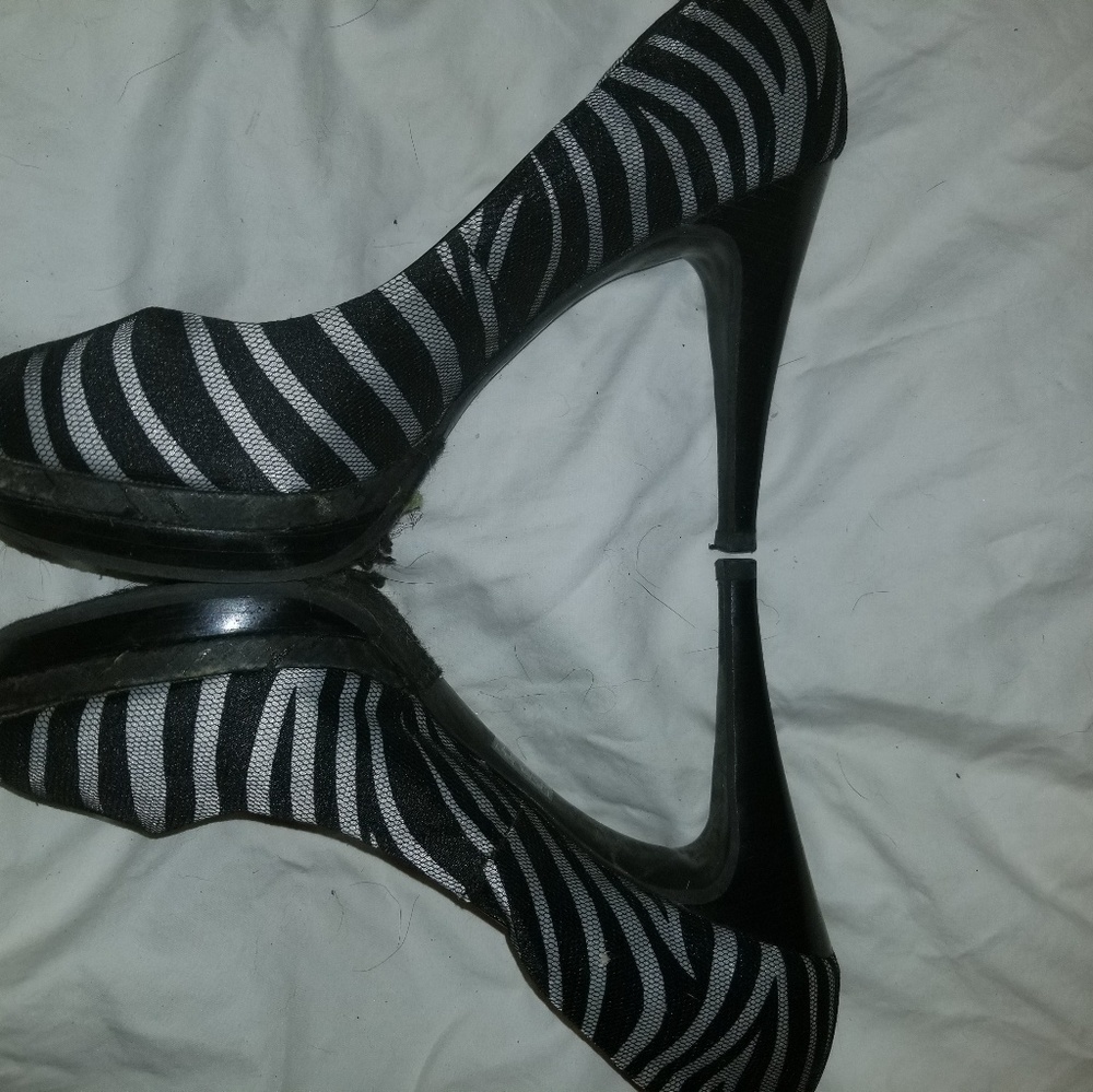 Moda Spana Pumps - Picture 2 of 3